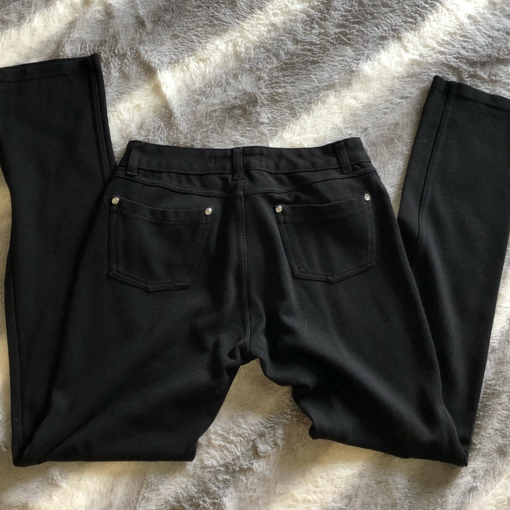 Black skinny pants